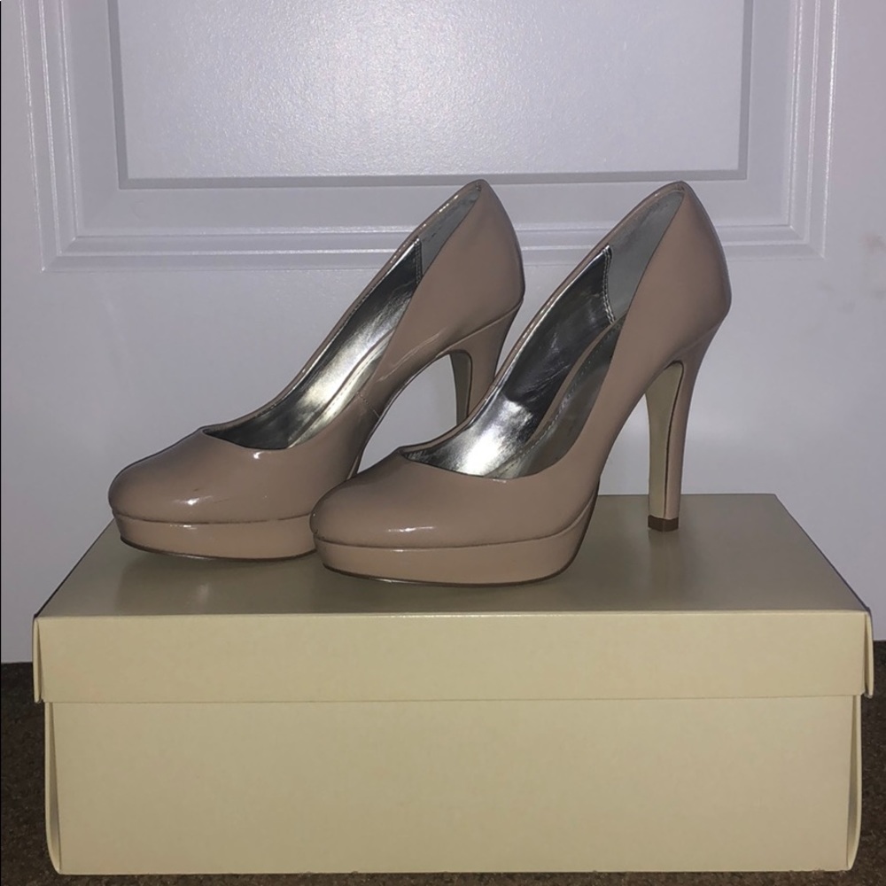 Nude Style&co Pumps